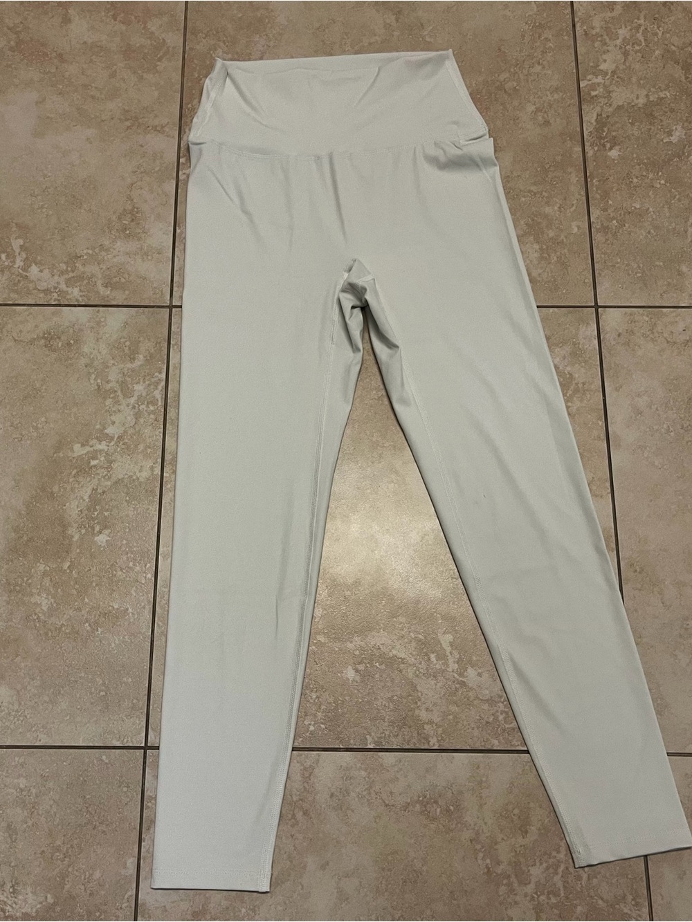 Creme Lululemon Leggings- size 2